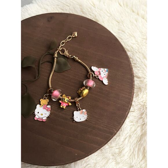 Hello Kitty charm bracelet - Picture 2 of 4